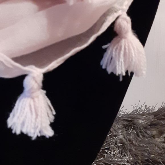LOOP LIGHT PINK INFINITY SCARF W/ TASSELS - Picture 6 of 7